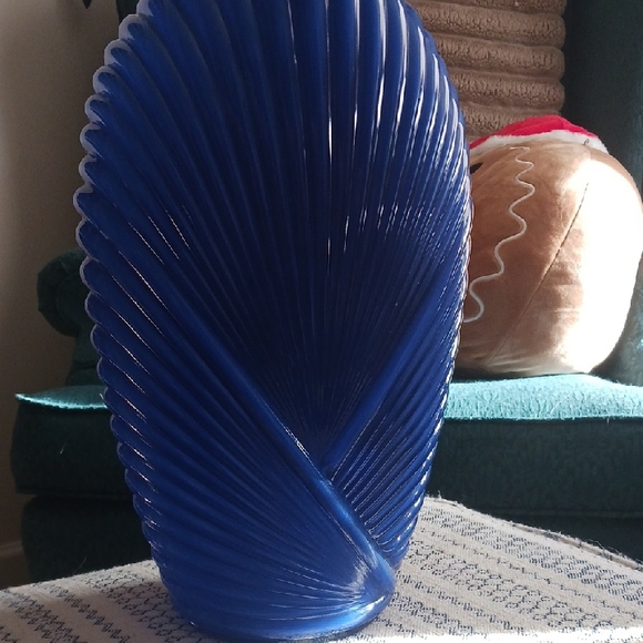 Anchor Hocking Cobalt Blue Ribbed Vase - Picture 6 of 7